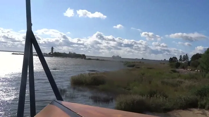 сдесь крейсер Дмитрий Пожарский поднял флаг ВМФ СССР.