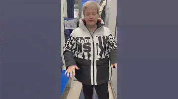 Короче Я НА СЕВЕР 😂 СМОТРЕТЬ ДО КОНЦА! Примерка женской куртки на осень Глиссейд