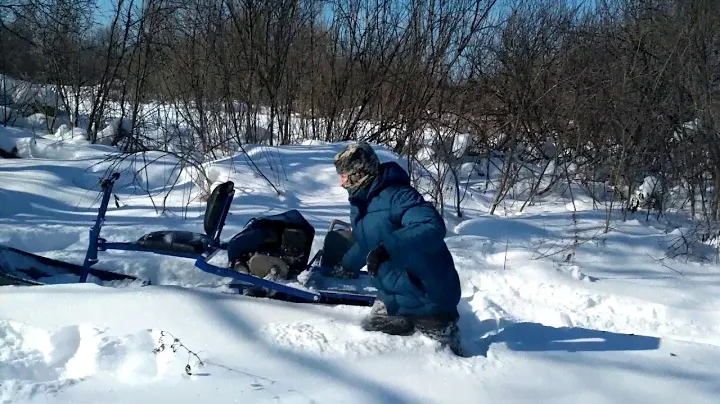 Альбатрос-XL8 по глубокому снегу в кустах или почему мне нравятся легкие мотобуксировщики.